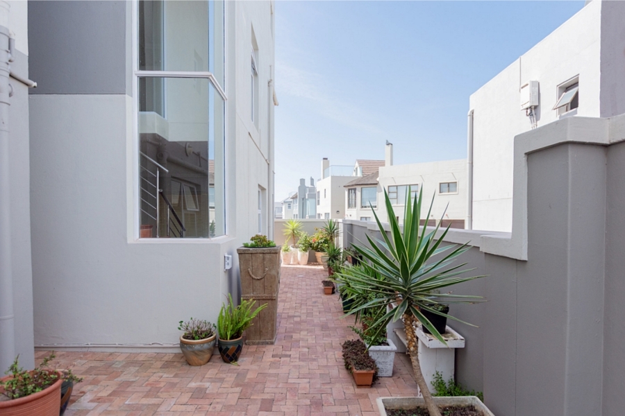 5 Bedroom Property for Sale in Waterfront Western Cape